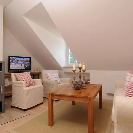 Apartment Nr 7 Im Gutshaus Zicker Auf Ruegen Garz (Rugen)